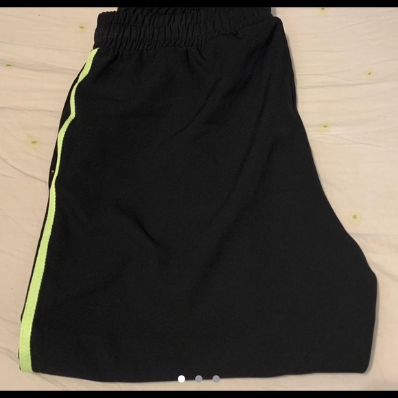 Zara joggers with lime green stripe on the side - Picture 3 of 3
